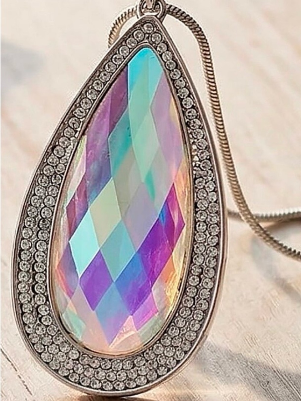 Simulated Mystic Quartz and Austrian Crystal
Elongated Pendant Necklace